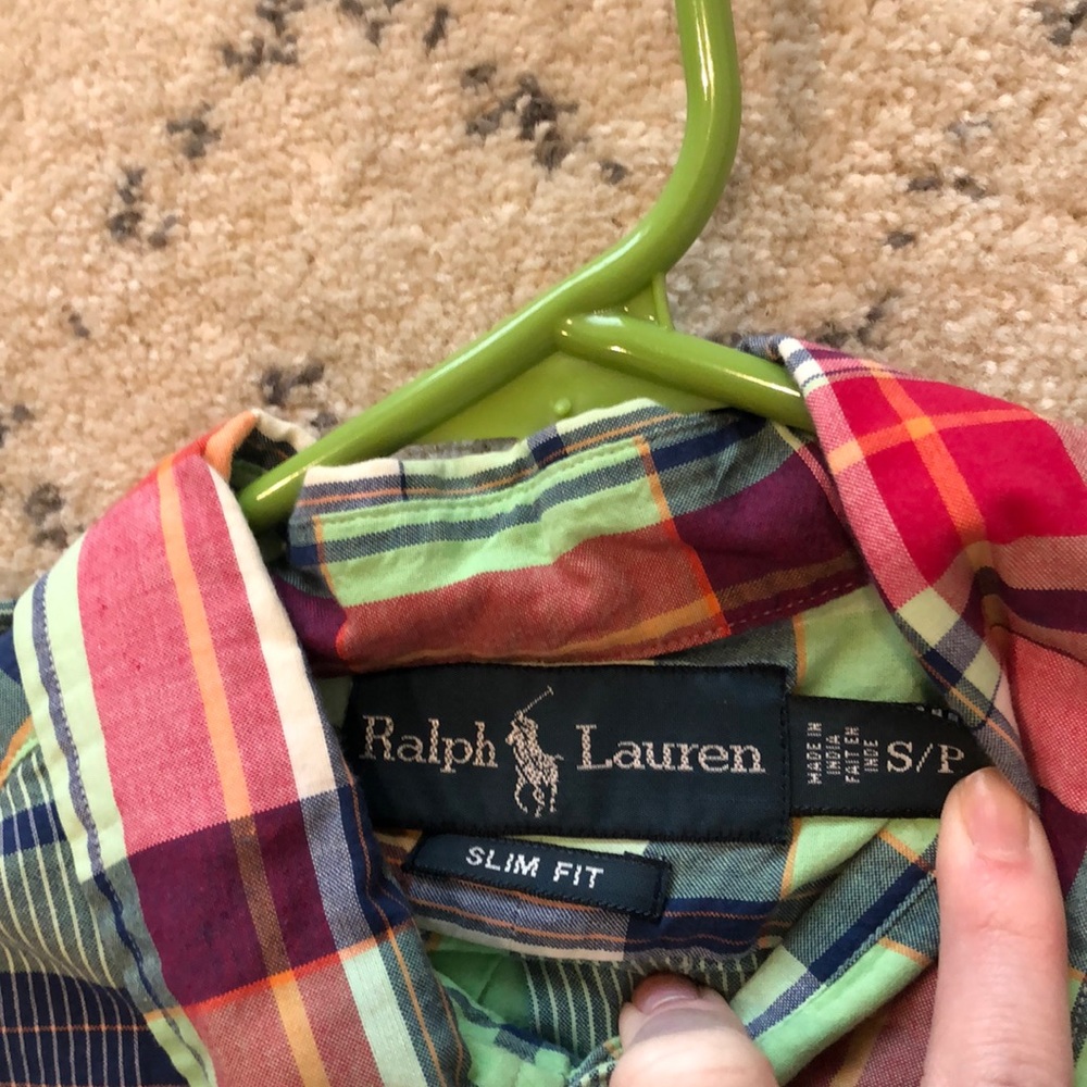 Button down - Picture 3 of 3